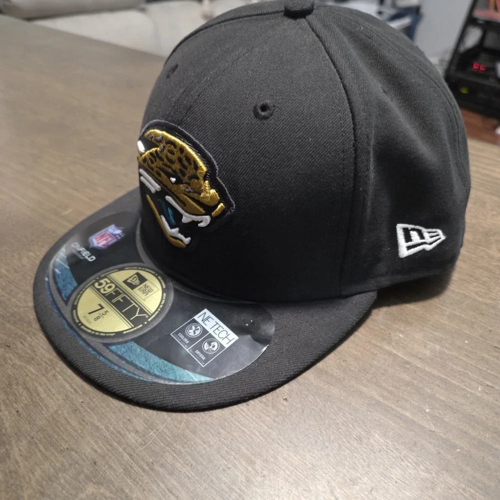 New Era 59FIFTY‎ Jacksonville Jaguars NFL Black Fitted Hat Size 7 5/8